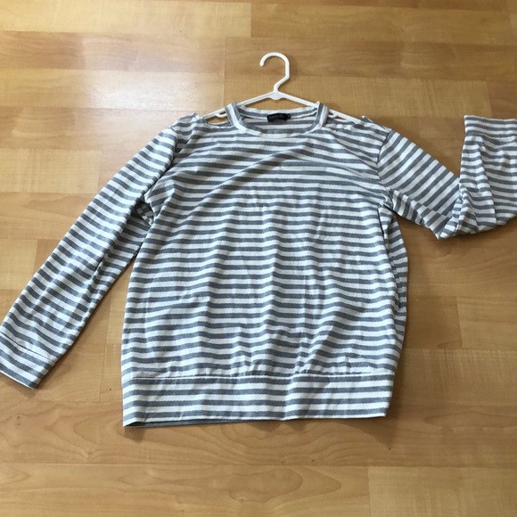 Amaryllis gray & white striped long sleeve top XL - Picture 6 of 13